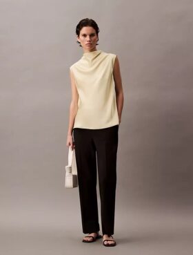 Refined Stretch Tapered Trouser